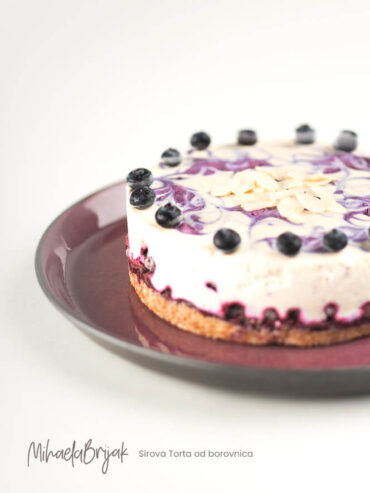 Sirova Torta od borovnica